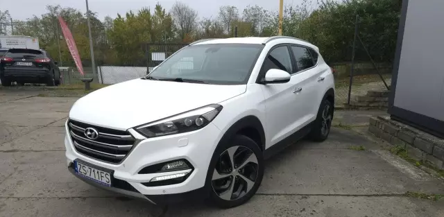HYUNDAI Tucson 
