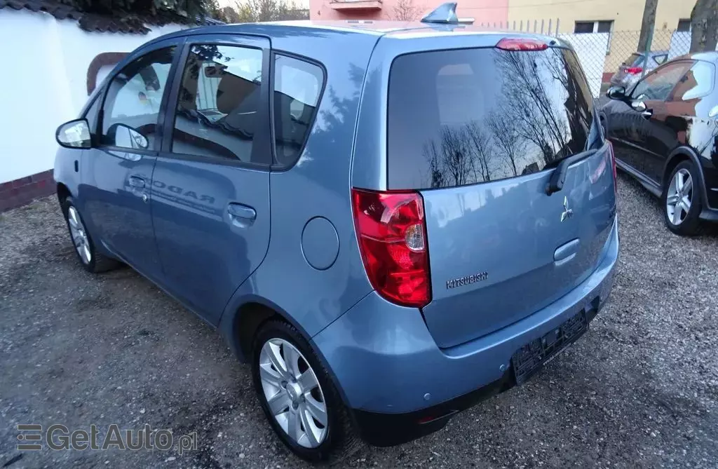 MITSUBISHI Colt 