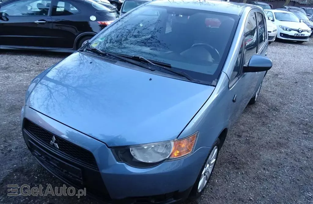 MITSUBISHI Colt 