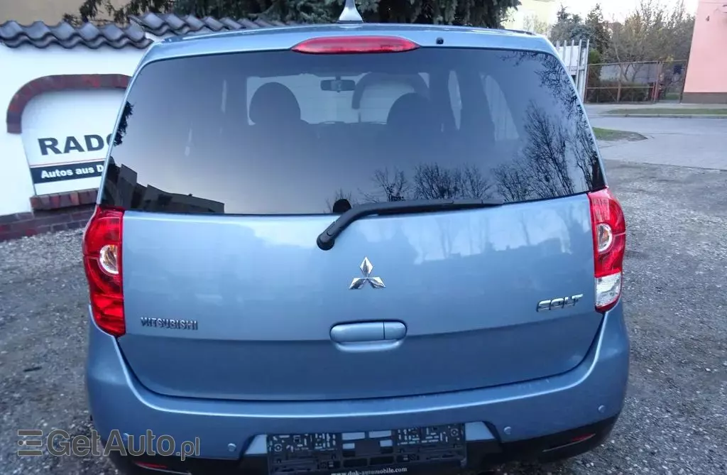 MITSUBISHI Colt 