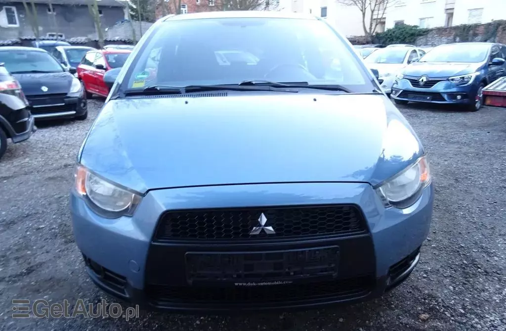 MITSUBISHI Colt 
