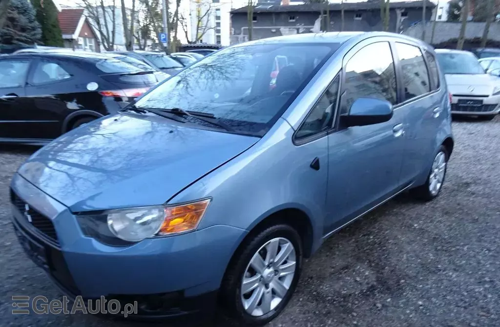 MITSUBISHI Colt 