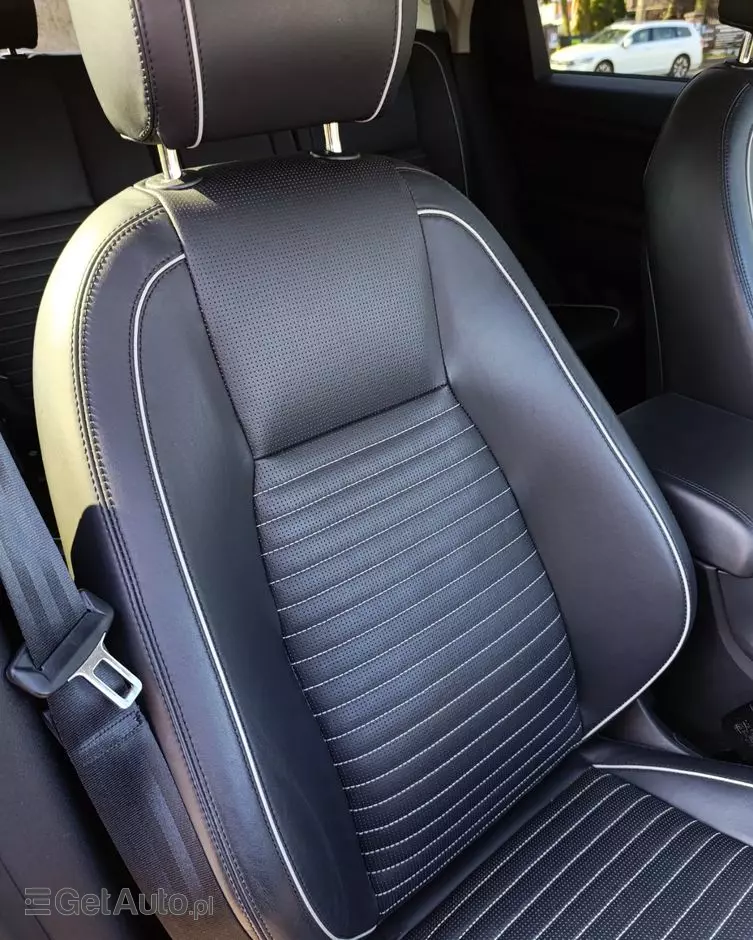 LAND ROVER Discovery 2.0 Si4 HSE Luxury