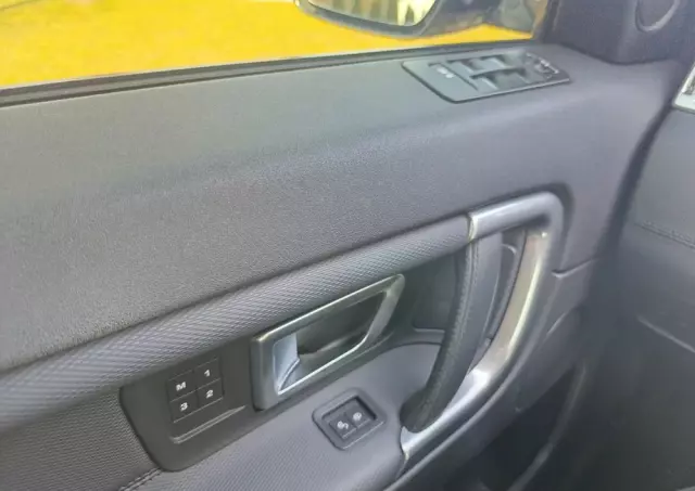 LAND ROVER Discovery 2.0 Si4 HSE Luxury