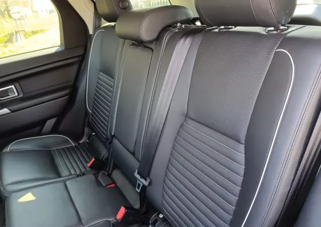 LAND ROVER Discovery 2.0 Si4 HSE Luxury