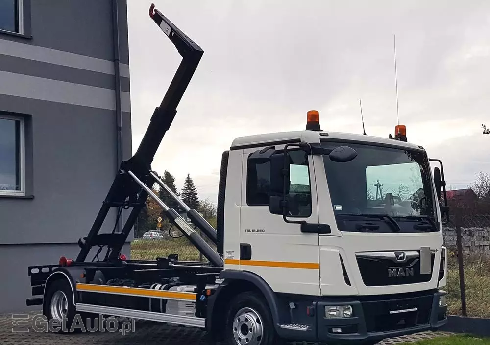 MAN TGL 12.220 HAKOWIEC 4x2 KLIMA HAKOWIEC DO KONTENERÓW 