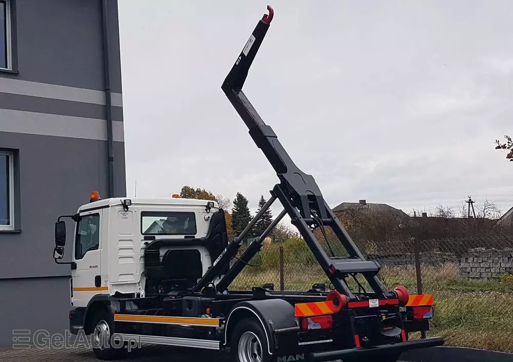 MAN TGL 12.220 HAKOWIEC 4x2 KLIMA HAKOWIEC DO KONTENERÓW 