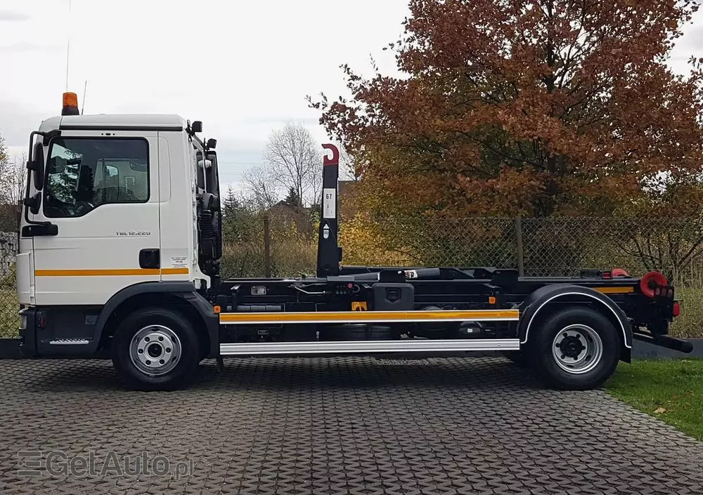 MAN TGL 12.220 HAKOWIEC 4x2 KLIMA HAKOWIEC DO KONTENERÓW 