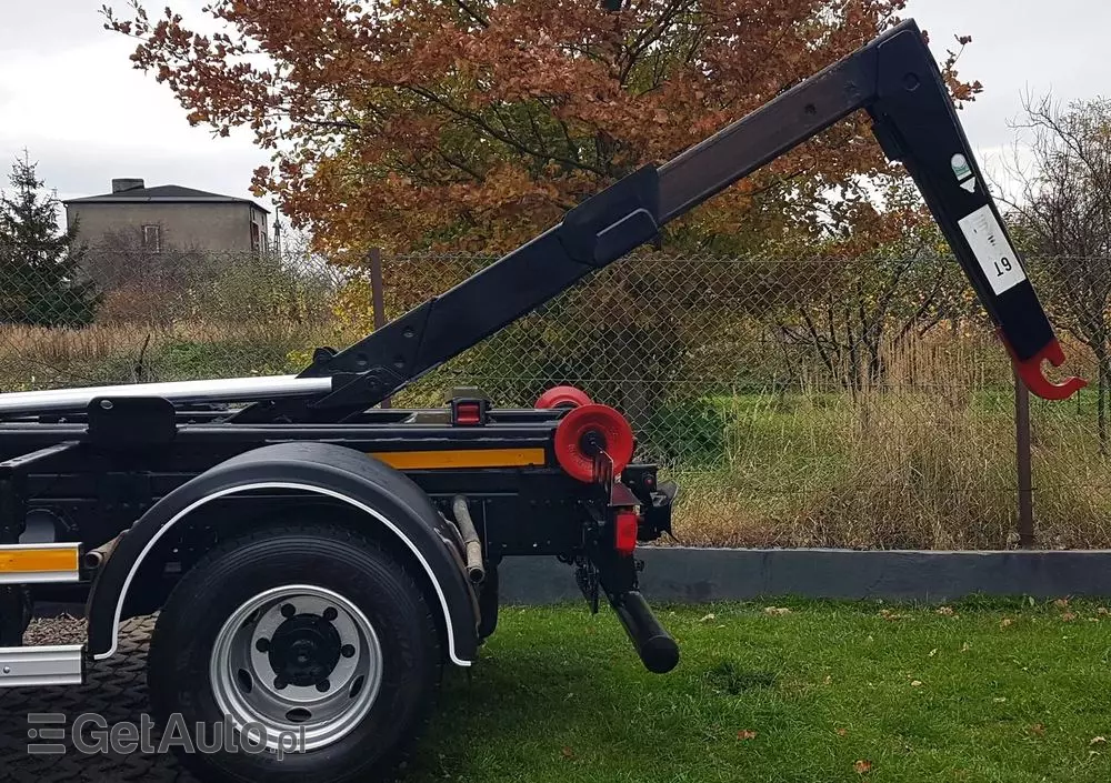 MAN TGL 12.220 HAKOWIEC 4x2 KLIMA HAKOWIEC DO KONTENERÓW 