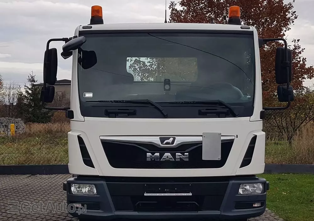 MAN TGL 12.220 HAKOWIEC 4x2 KLIMA HAKOWIEC DO KONTENERÓW 