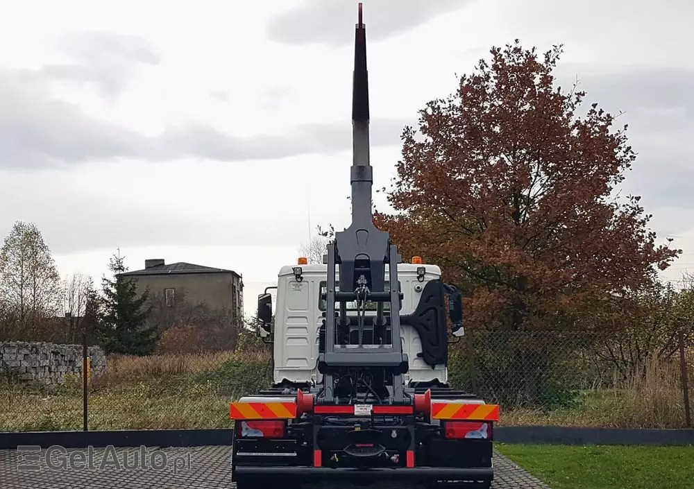 MAN TGL 12.220 HAKOWIEC 4x2 KLIMA HAKOWIEC DO KONTENERÓW 