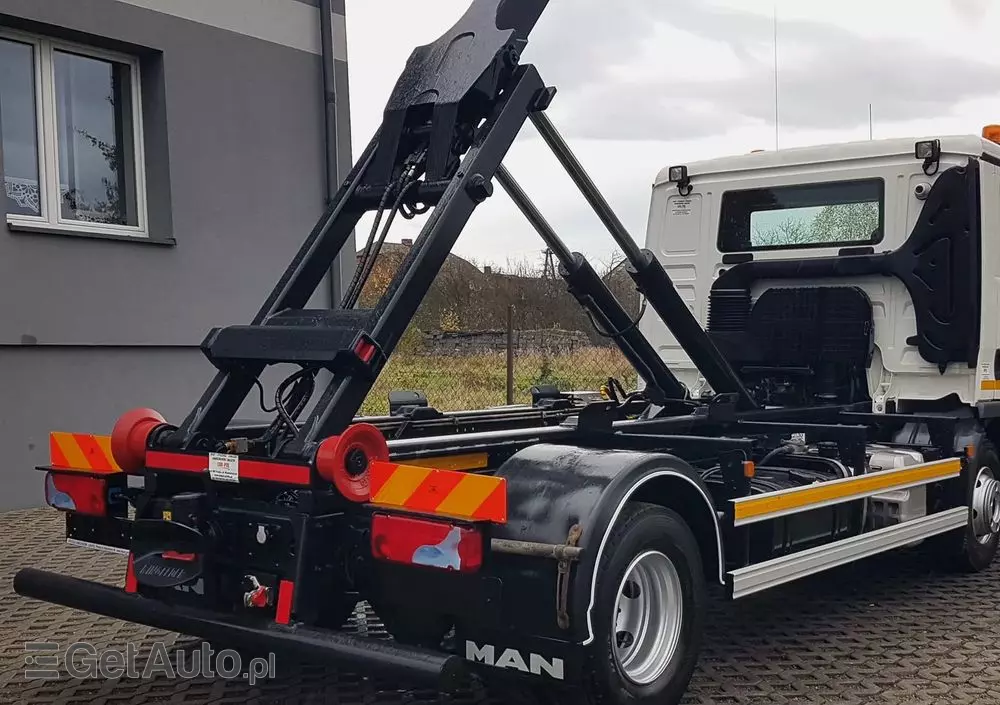 MAN TGL 12.220 HAKOWIEC 4x2 KLIMA HAKOWIEC DO KONTENERÓW 