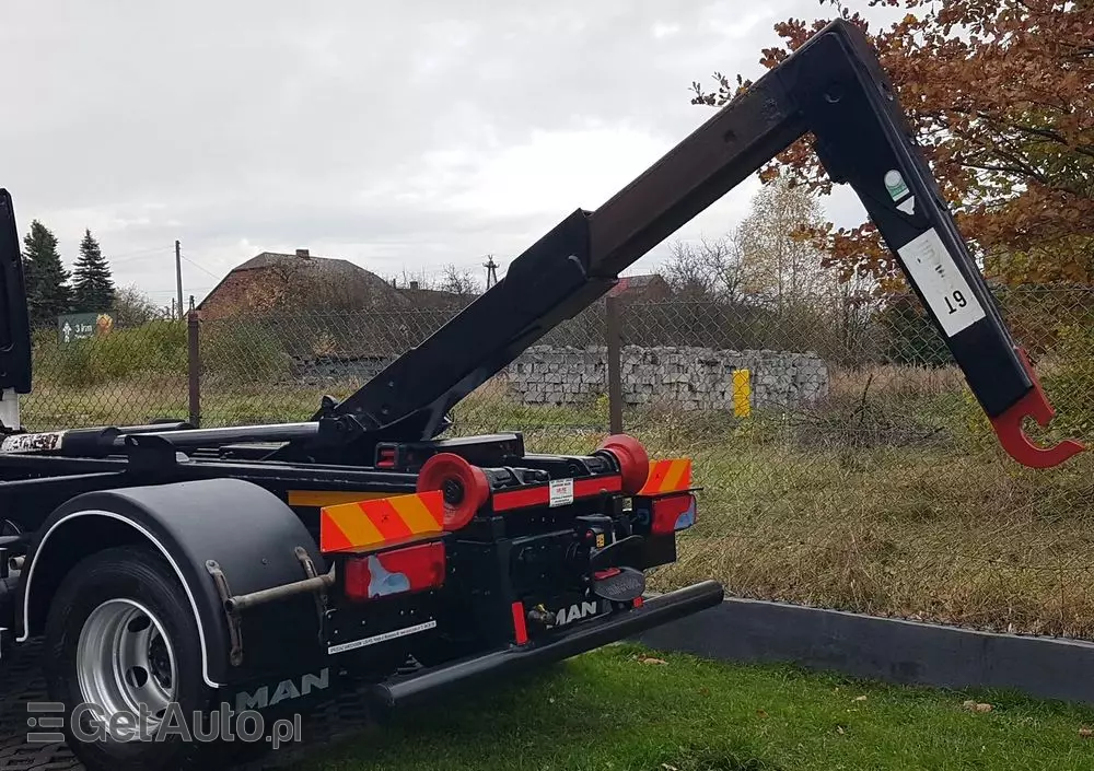 MAN TGL 12.220 HAKOWIEC 4x2 KLIMA HAKOWIEC DO KONTENERÓW 