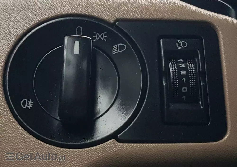 MAN TGL 12.220 HAKOWIEC 4x2 KLIMA HAKOWIEC DO KONTENERÓW 