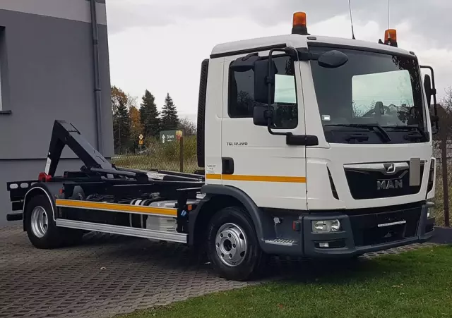 MAN TGL 12.220 HAKOWIEC 4x2 KLIMA HAKOWIEC DO KONTENERÓW 
