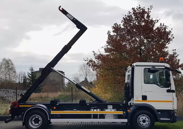 MAN TGL 12.220 HAKOWIEC 4x2 KLIMA HAKOWIEC DO KONTENERÓW 