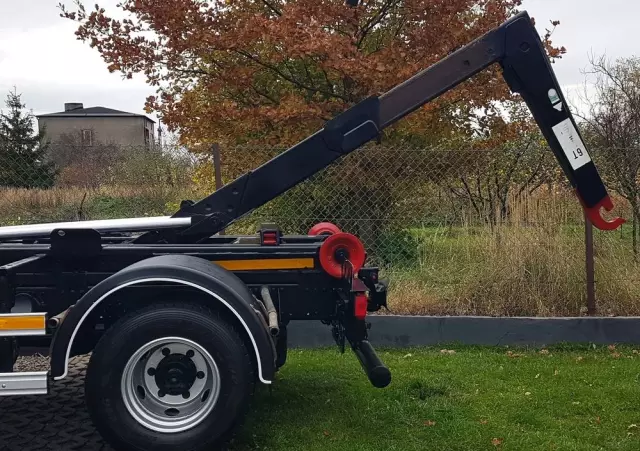 MAN TGL 12.220 HAKOWIEC 4x2 KLIMA HAKOWIEC DO KONTENERÓW 