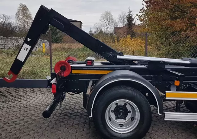 MAN TGL 12.220 HAKOWIEC 4x2 KLIMA HAKOWIEC DO KONTENERÓW 