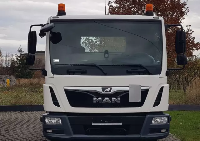 MAN TGL 12.220 HAKOWIEC 4x2 KLIMA HAKOWIEC DO KONTENERÓW 
