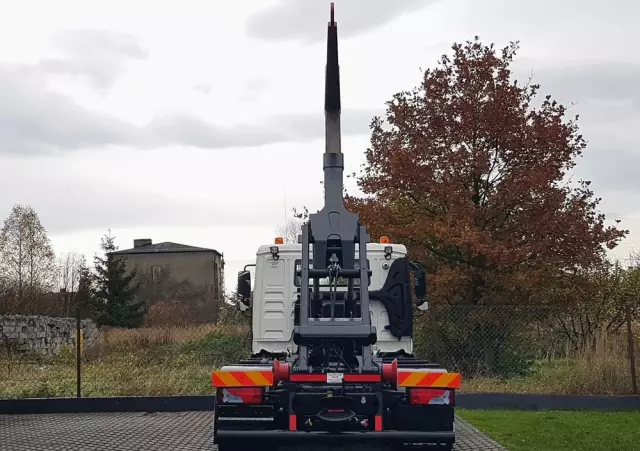 MAN TGL 12.220 HAKOWIEC 4x2 KLIMA HAKOWIEC DO KONTENERÓW 