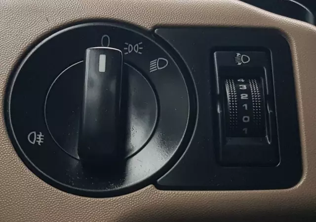 MAN TGL 12.220 HAKOWIEC 4x2 KLIMA HAKOWIEC DO KONTENERÓW 