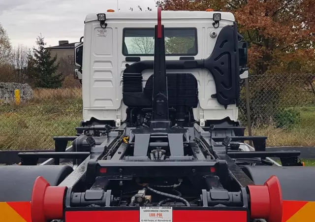 MAN TGL 12.220 HAKOWIEC 4x2 KLIMA HAKOWIEC DO KONTENERÓW 