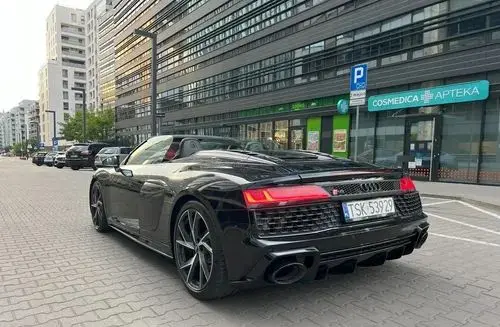 AUDI R8 