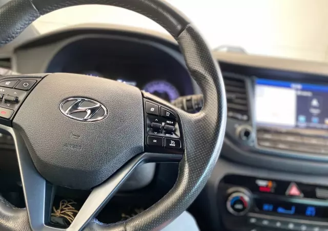 HYUNDAI Tucson 1.7 CRDI BlueDrive Style 2WD DCT