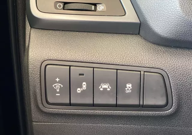 HYUNDAI Tucson 1.7 CRDI BlueDrive Style 2WD DCT