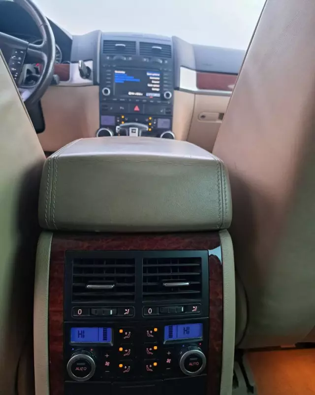 VOLKSWAGEN Touareg 5.0 V10 TDI Tiptr