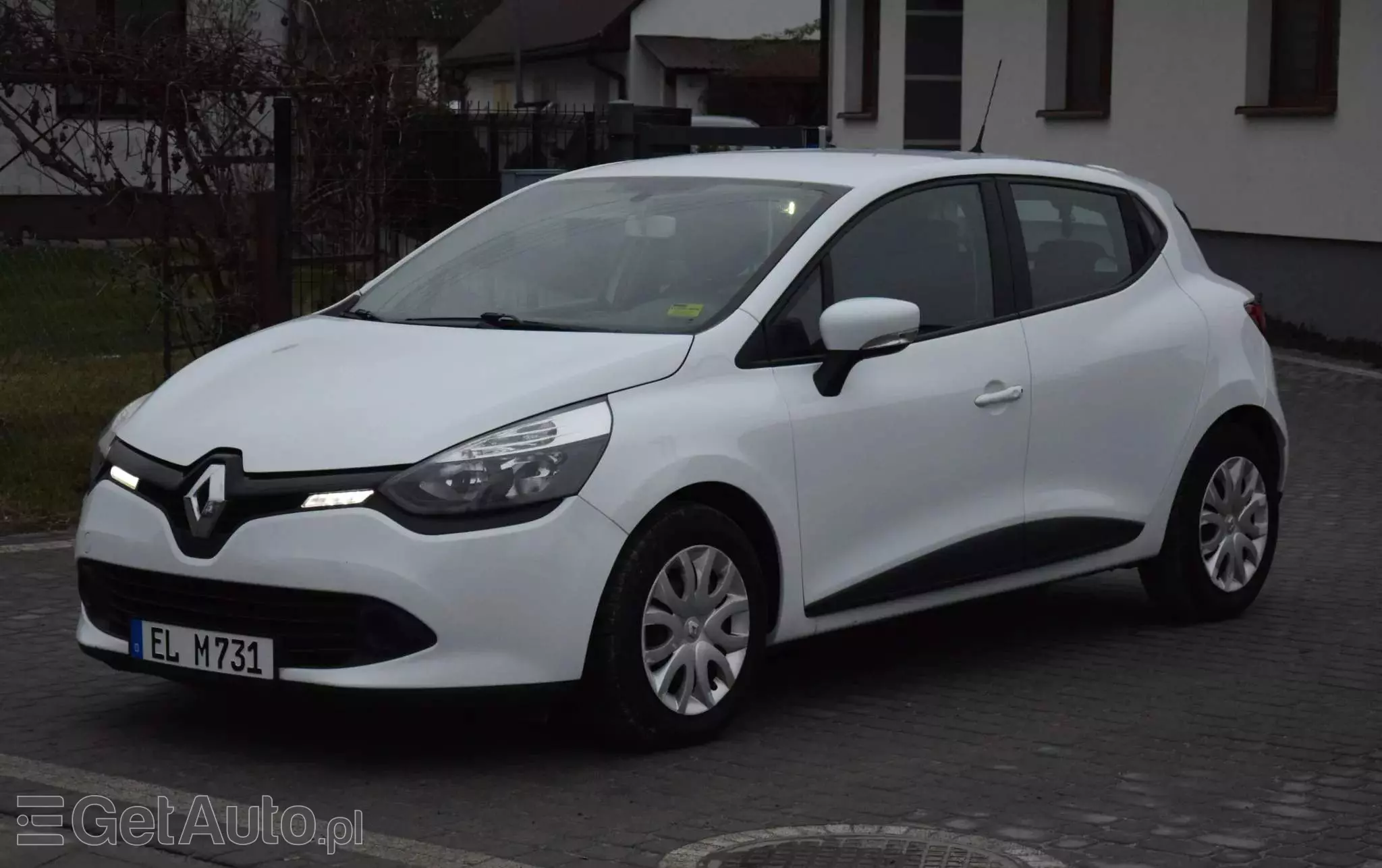 RENAULT Clio 1.2 16V 75 LIMITED