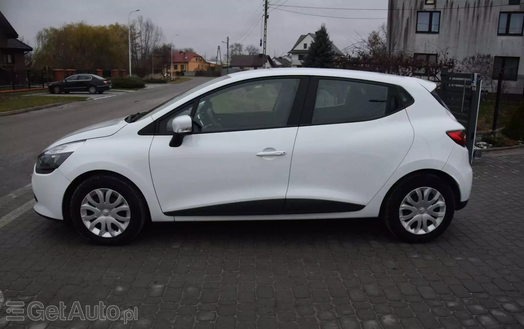 RENAULT Clio 1.2 16V 75 LIMITED