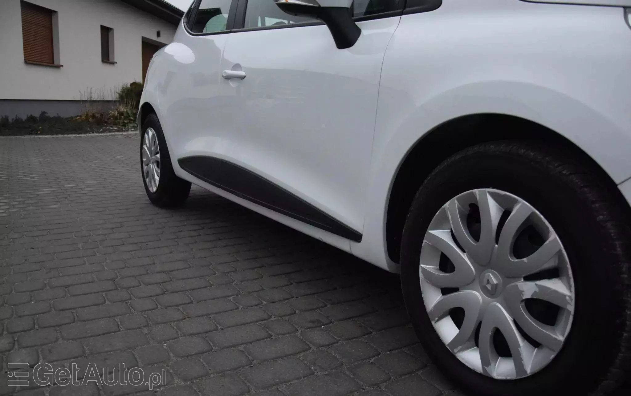 RENAULT Clio 1.2 16V 75 LIMITED