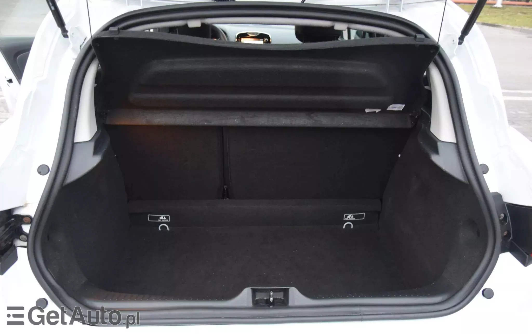 RENAULT Clio 1.2 16V 75 LIMITED