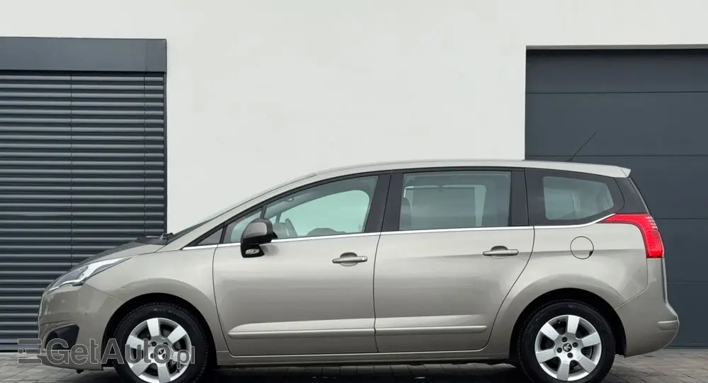 PEUGEOT 5008 1.6 HDi Active