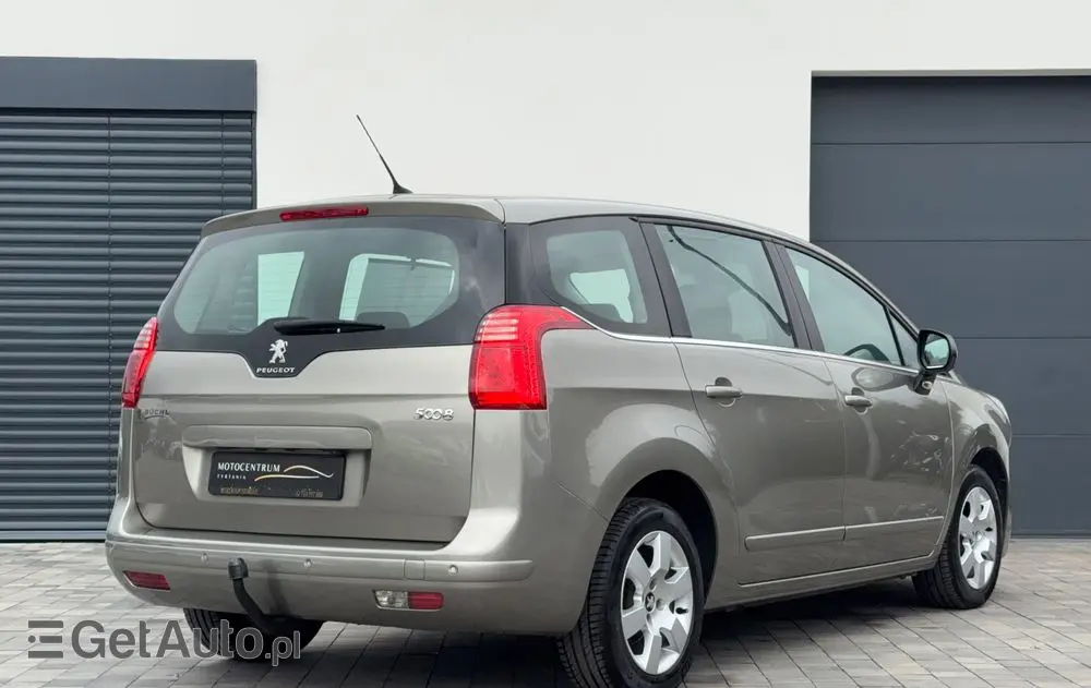 PEUGEOT 5008 1.6 HDi Active