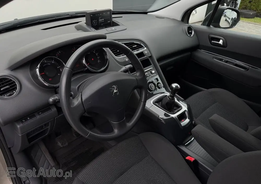 PEUGEOT 5008 1.6 HDi Active