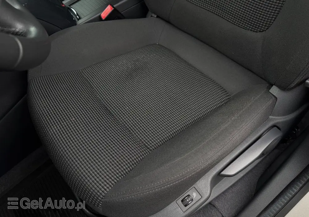 PEUGEOT 5008 1.6 HDi Active