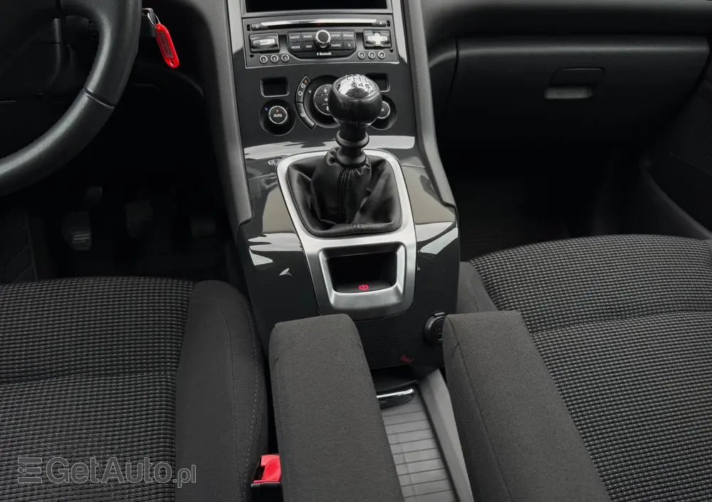 PEUGEOT 5008 1.6 HDi Active