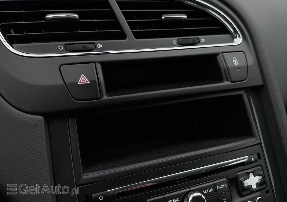 PEUGEOT 5008 1.6 HDi Active