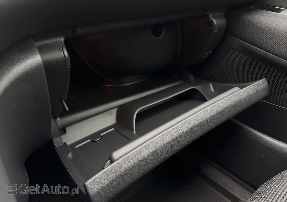 PEUGEOT 5008 1.6 HDi Active