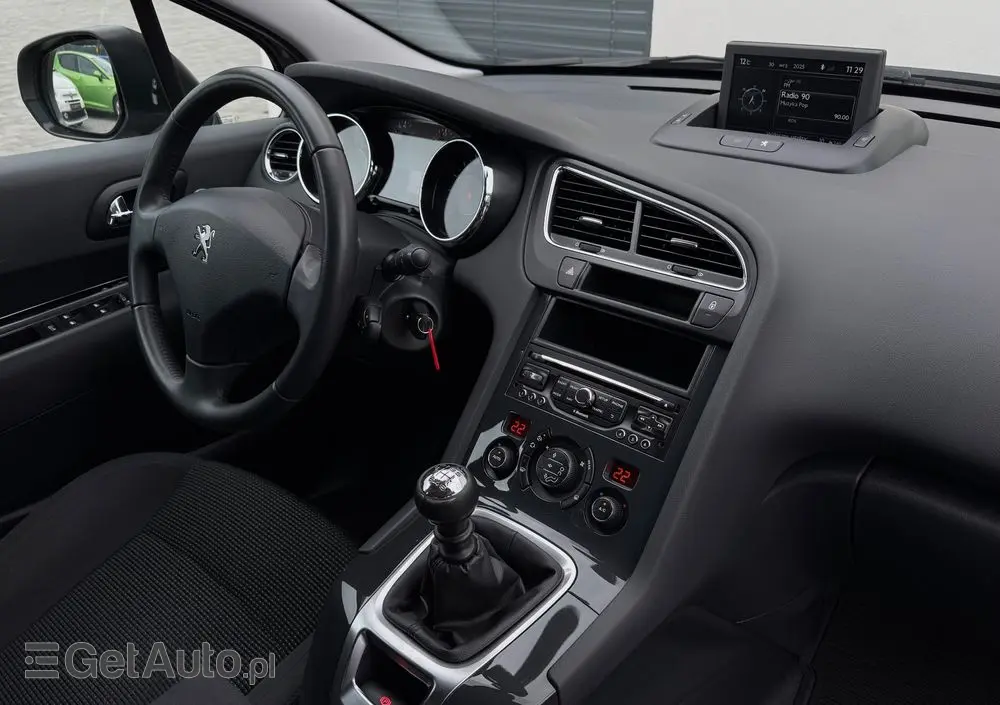 PEUGEOT 5008 1.6 HDi Active