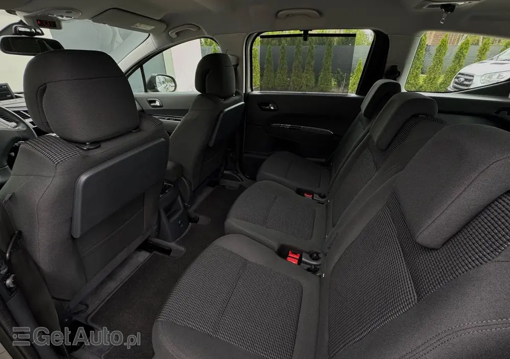 PEUGEOT 5008 1.6 HDi Active