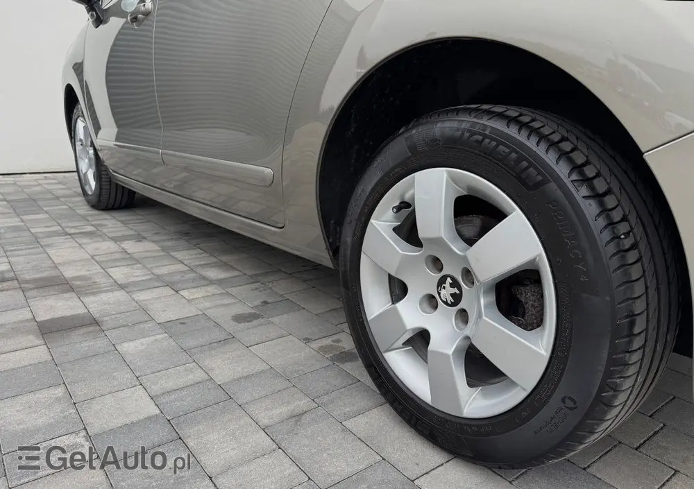 PEUGEOT 5008 1.6 HDi Active