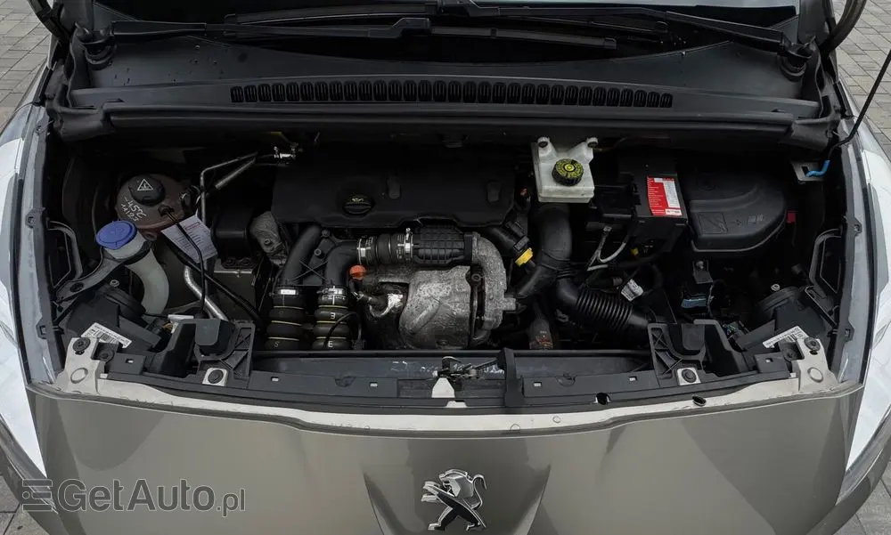 PEUGEOT 5008 1.6 HDi Active