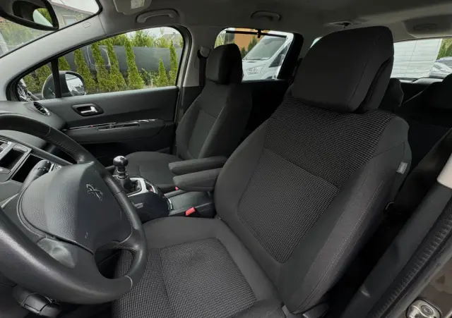 PEUGEOT 5008 1.6 HDi Active