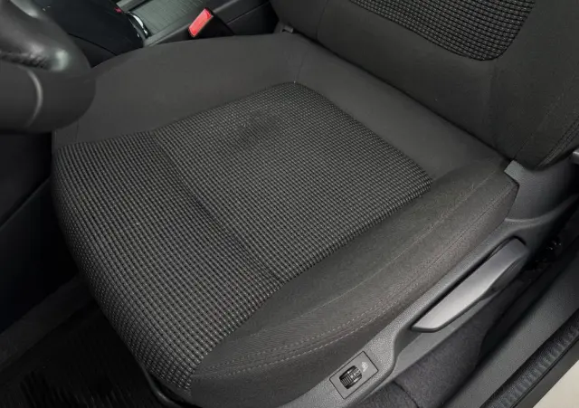 PEUGEOT 5008 1.6 HDi Active