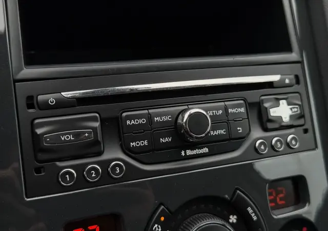 PEUGEOT 5008 1.6 HDi Active