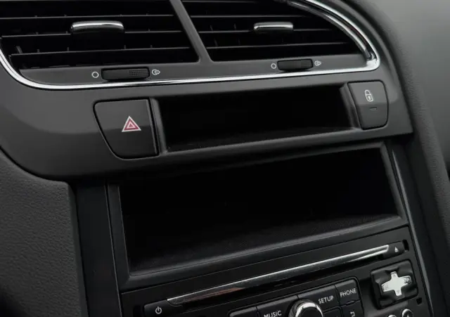 PEUGEOT 5008 1.6 HDi Active