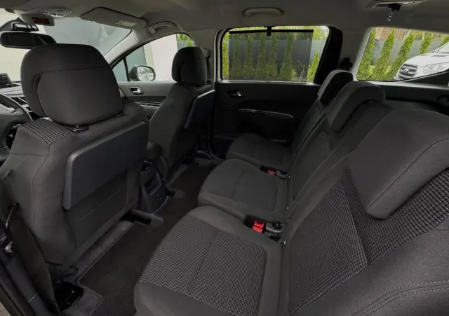 PEUGEOT 5008 1.6 HDi Active